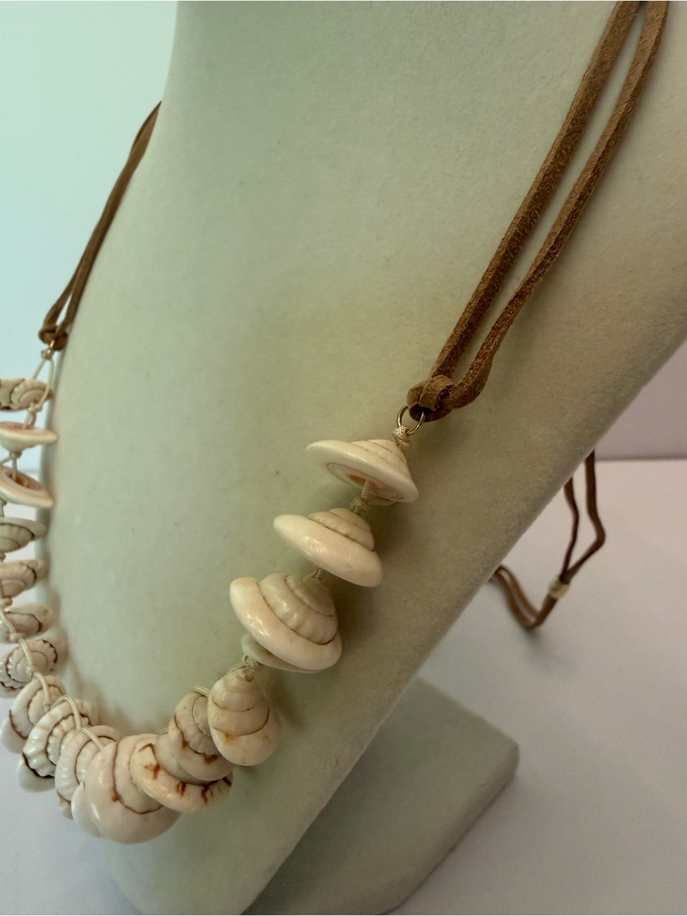 NWT Free People Maui Shell Necklace Bohemian Beach Natural Suede Cord - Picture 3 of 6